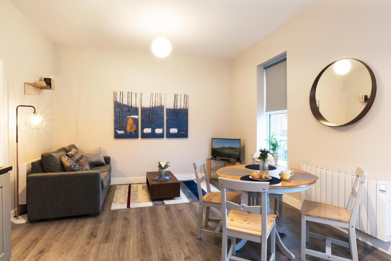 Blue Door Apartments ニューカッスル エクステリア 写真