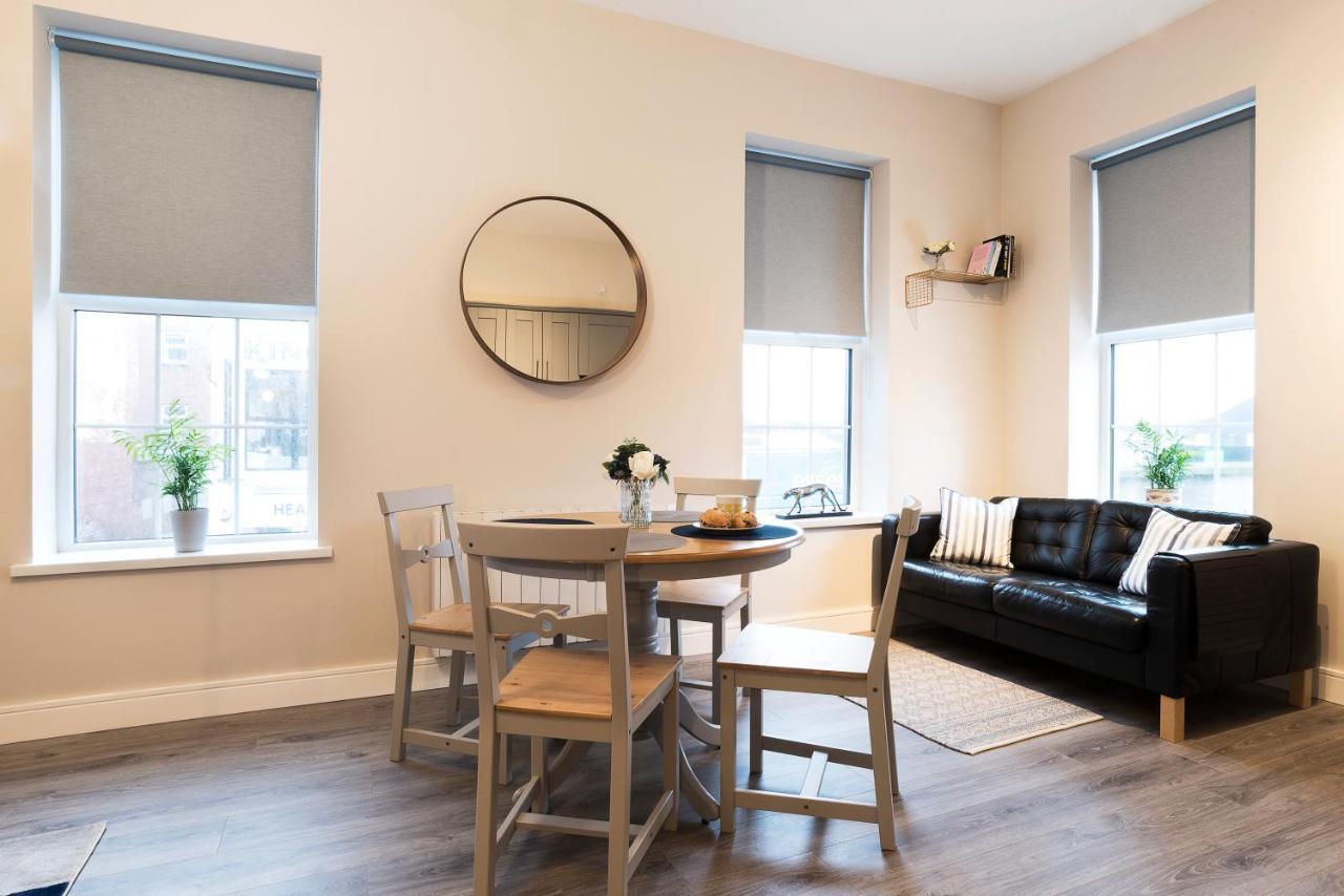 Blue Door Apartments ニューカッスル エクステリア 写真