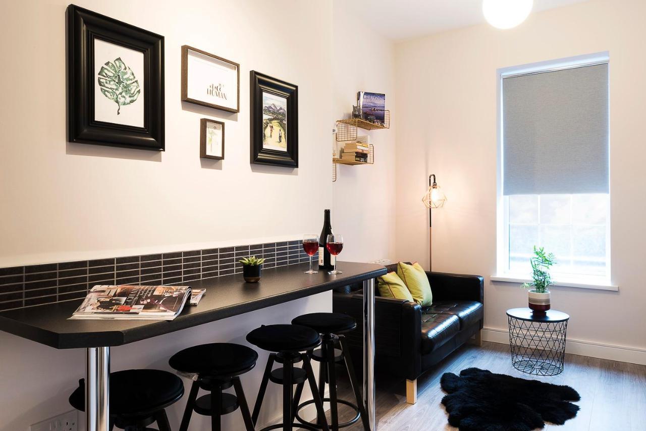 Blue Door Apartments ニューカッスル エクステリア 写真