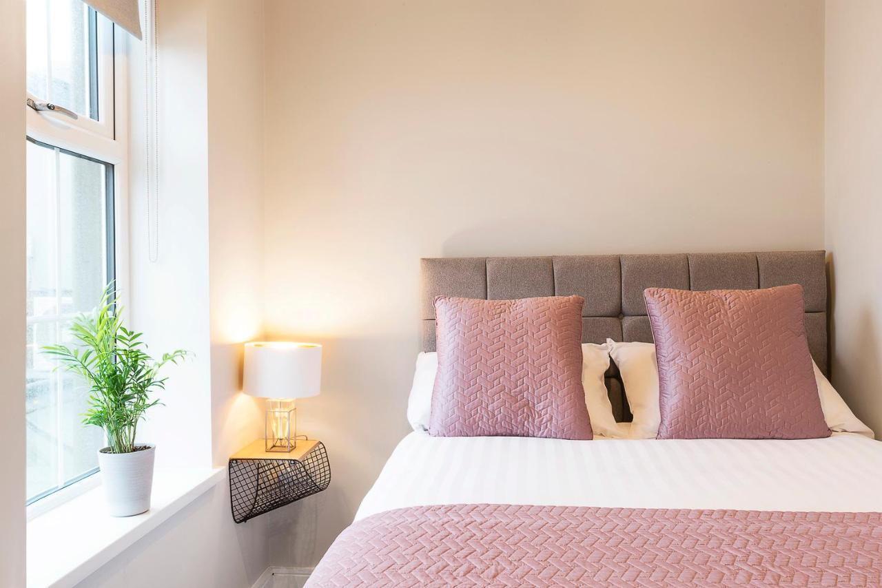 Blue Door Apartments ニューカッスル エクステリア 写真